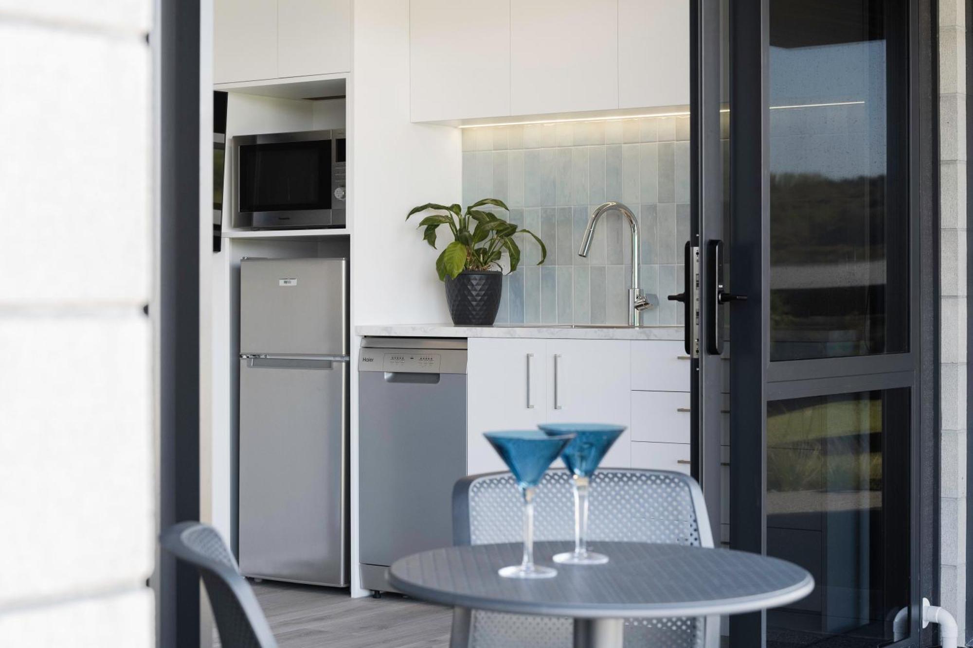 Pukehina Estuary Sunset Views Townhouse & Studio Exterior foto